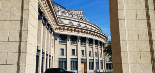 Большой театр Сибири НОВАТ фасад в стиле сталинского ампира