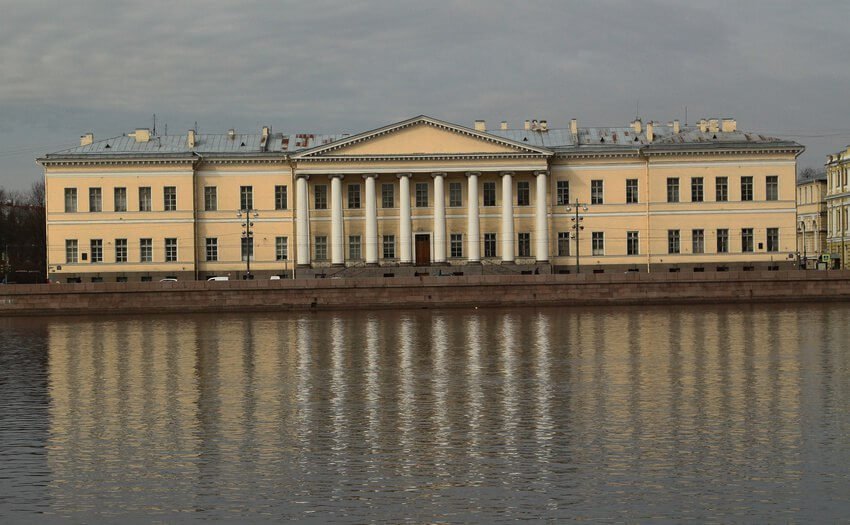 Здание Академии наук в Санкт-Петербурге — классицизм в России