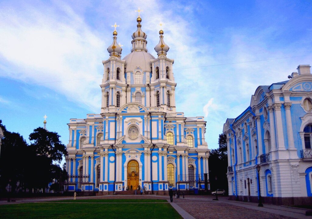 Смольный собор в Санкт-Петербурге, елизаветинское барокко Растрелли