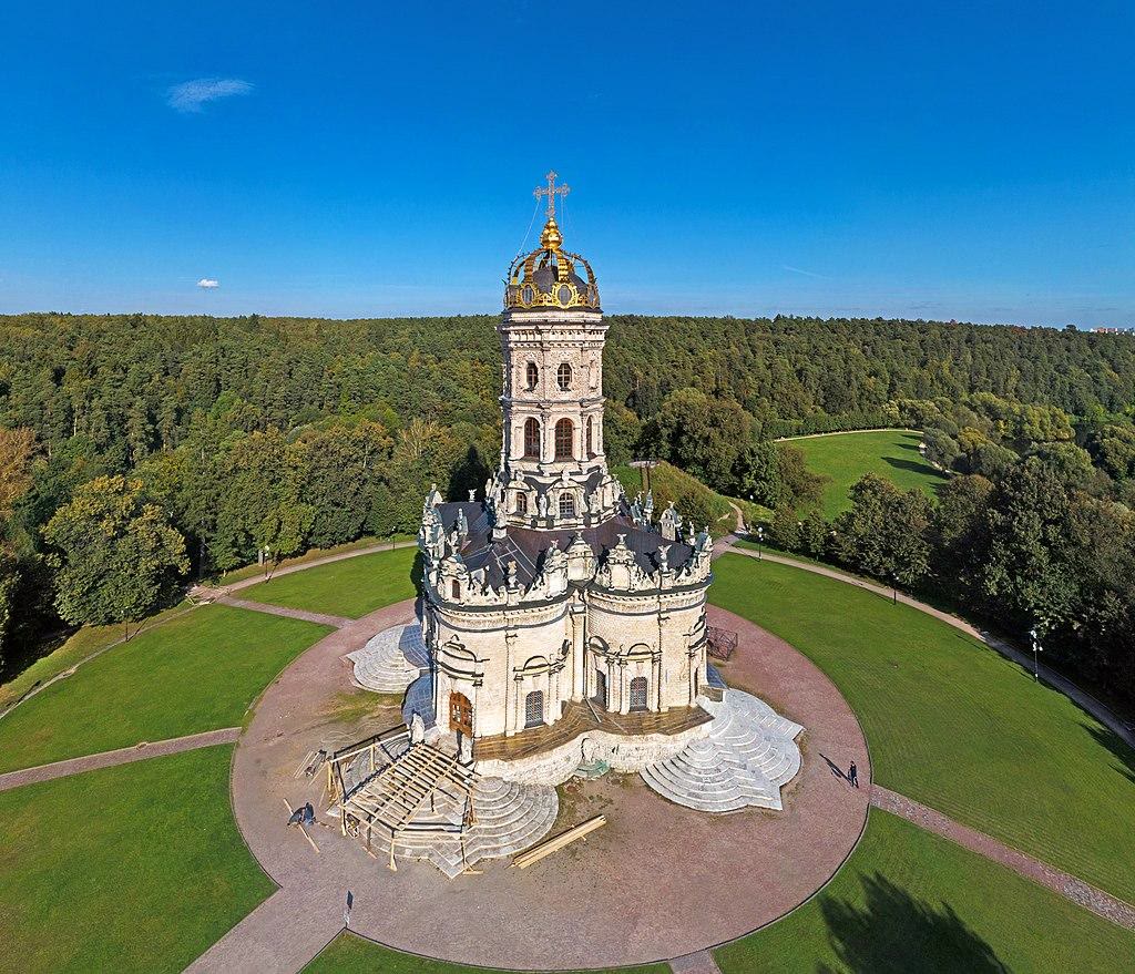 Церковь Знамения в Дубровицах, ранний пример русского барокко
